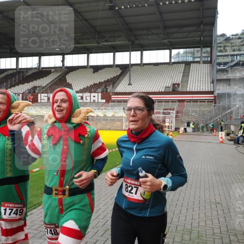 07.12.2025 - St. Pauli X-Mass-Run No. 15 Fabian Wolf http://msf.ph/oto/9396569 07.12.2025 10:39:59 Ziel 87, 108, 827, 1604, 1748, 1749, 2754 meine-sportfotos.de