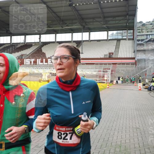 07.12.2025 - St. Pauli X-Mass-Run No. 15 Fabian Wolf http://msf.ph/oto/9396570 07.12.2025 10:39:59 Ziel 87, 108, 827, 1604, 1748, 1749, 2754 meine-sportfotos.de