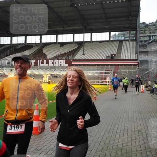 07.12.2025 - St. Pauli X-Mass-Run No. 15 Fabian Wolf http://msf.ph/oto/9396624 07.12.2025 10:40:21 Ziel 230, 538, 580, 731, 735, 2169, 3161, 3164, 3796, 3797, 4874, 4878 meine-sportfotos.de