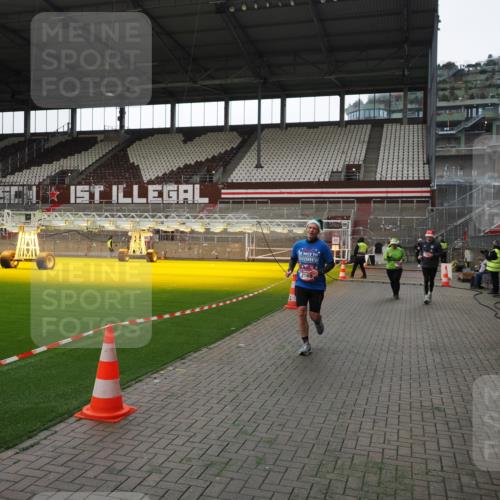 07.12.2025 - St. Pauli X-Mass-Run No. 15 Fabian Wolf http://msf.ph/oto/9396627 07.12.2025 10:40:22 Ziel 230, 538, 580, 731, 735, 2169, 3161, 3164, 3796, 3797, 4874, 4878 meine-sportfotos.de
