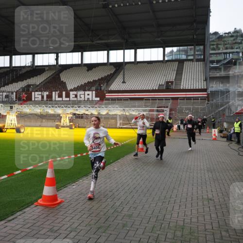07.12.2025 - St. Pauli X-Mass-Run No. 15 Fabian Wolf http://msf.ph/oto/9396657 07.12.2025 10:40:29 Ziel 731, 735, 2169, 2594, 2916, 3161, 3164, 3244, 3408 meine-sportfotos.de