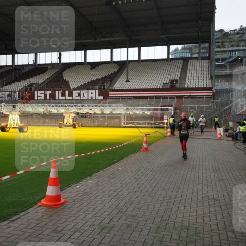 07.12.2025 - St. Pauli X-Mass-Run No. 15 Fabian Wolf http://msf.ph/oto/9396719 07.12.2025 10:40:46 Ziel 284, 288, 406, 1457, 2555, 2559, 2594, 3244, 3407, 3408, 4041, 4304, 4856, 4871 meine-sportfotos.de