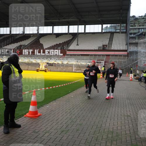 07.12.2025 - St. Pauli X-Mass-Run No. 15 Fabian Wolf http://msf.ph/oto/9396784 07.12.2025 10:41:13 Ziel 449, 545, 575, 952, 1153, 2330, 2331, 3047, 3951, 4617, 4773 meine-sportfotos.de