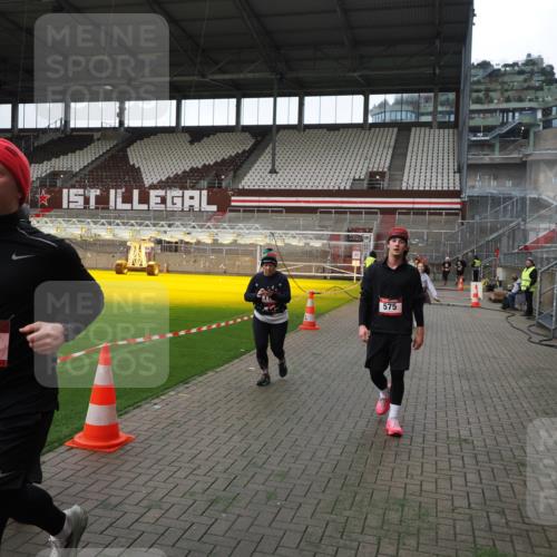 07.12.2025 - St. Pauli X-Mass-Run No. 15 Fabian Wolf http://msf.ph/oto/9396792 07.12.2025 10:41:15 Ziel 449, 545, 575, 952, 1153, 2330, 2331, 3047, 3951, 4617, 4773 meine-sportfotos.de