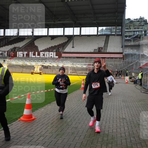 07.12.2025 - St. Pauli X-Mass-Run No. 15 Fabian Wolf http://msf.ph/oto/9396796 07.12.2025 10:41:16 Ziel 449, 545, 575, 1153, 2330, 2331, 3047, 3951, 4617, 4773 meine-sportfotos.de