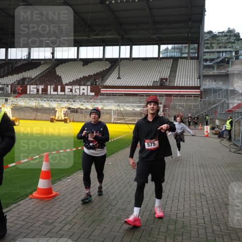 07.12.2025 - St. Pauli X-Mass-Run No. 15 Fabian Wolf http://msf.ph/oto/9396797 07.12.2025 10:41:16 Ziel 449, 545, 575, 1153, 2330, 2331, 3047, 3951, 4617, 4773 meine-sportfotos.de