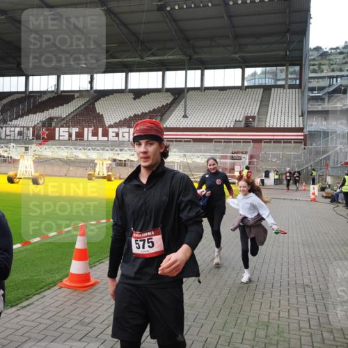 07.12.2025 - St. Pauli X-Mass-Run No. 15 Fabian Wolf http://msf.ph/oto/9396803 07.12.2025 10:41:18 Ziel 449, 575, 1153, 2330, 2331, 3047, 3951, 4617 meine-sportfotos.de