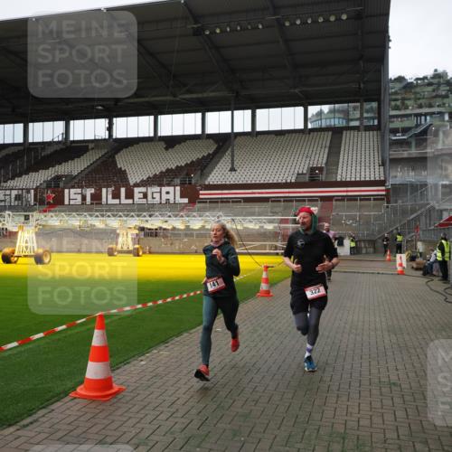 07.12.2025 - St. Pauli X-Mass-Run No. 15 Fabian Wolf http://msf.ph/oto/9396864 07.12.2025 10:41:42 Ziel 141, 279, 322, 1275, 2288, 2563, 3392 meine-sportfotos.de