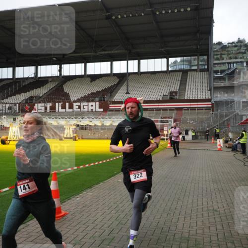 07.12.2025 - St. Pauli X-Mass-Run No. 15 Fabian Wolf http://msf.ph/oto/9396867 07.12.2025 10:41:43 Ziel 141, 279, 322, 1275, 2288, 2563, 3392 meine-sportfotos.de