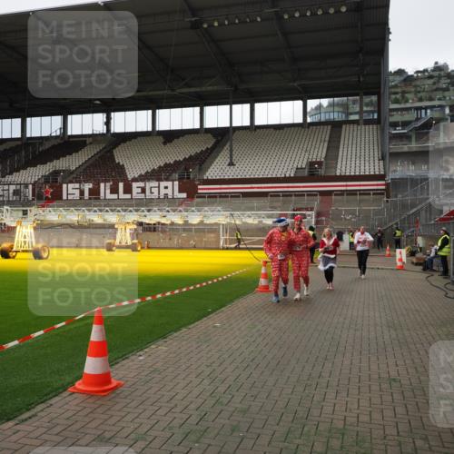 07.12.2025 - St. Pauli X-Mass-Run No. 15 Fabian Wolf http://msf.ph/oto/9396909 07.12.2025 10:42:01 Ziel 968, 1266, 1674, 1675, 1676, 2829, 2831 meine-sportfotos.de