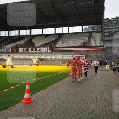 07.12.2025 - St. Pauli X-Mass-Run No. 15 Fabian Wolf http://msf.ph/oto/9396913 07.12.2025 10:42:02 Ziel 968, 1266, 1674, 1675, 1676, 2829, 2831 meine-sportfotos.de