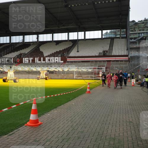 07.12.2025 - St. Pauli X-Mass-Run No. 15 Fabian Wolf http://msf.ph/oto/9396941 07.12.2025 10:42:09 Ziel 968, 1674, 1675, 1676, 2261, 2831, 3042, 4045, 4046, 4441, 4622 meine-sportfotos.de