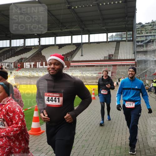 07.12.2025 - St. Pauli X-Mass-Run No. 15 Fabian Wolf http://msf.ph/oto/9396965 07.12.2025 10:42:16 Ziel 116, 968, 1438, 1674, 2261, 3042, 4045, 4046, 4441, 4622 meine-sportfotos.de