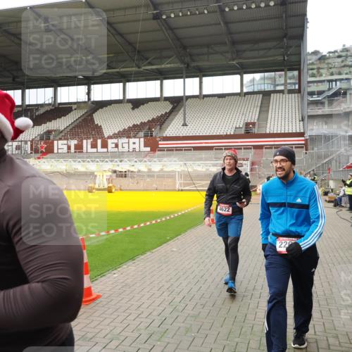 07.12.2025 - St. Pauli X-Mass-Run No. 15 Fabian Wolf http://msf.ph/oto/9396967 07.12.2025 10:42:17 Ziel 116, 968, 1438, 2261, 3042, 3399, 4045, 4046, 4441, 4622 meine-sportfotos.de