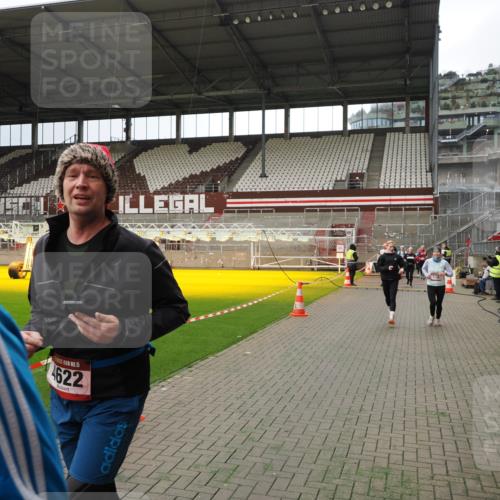 07.12.2025 - St. Pauli X-Mass-Run No. 15 Fabian Wolf http://msf.ph/oto/9396975 07.12.2025 10:42:18 Ziel 116, 968, 1438, 2261, 2931, 3042, 3399, 4045, 4046, 4441, 4622 meine-sportfotos.de