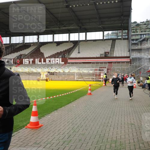 07.12.2025 - St. Pauli X-Mass-Run No. 15 Fabian Wolf http://msf.ph/oto/9396976 07.12.2025 10:42:18 Ziel 116, 968, 1438, 2261, 2931, 3042, 3399, 4045, 4046, 4441, 4622 meine-sportfotos.de