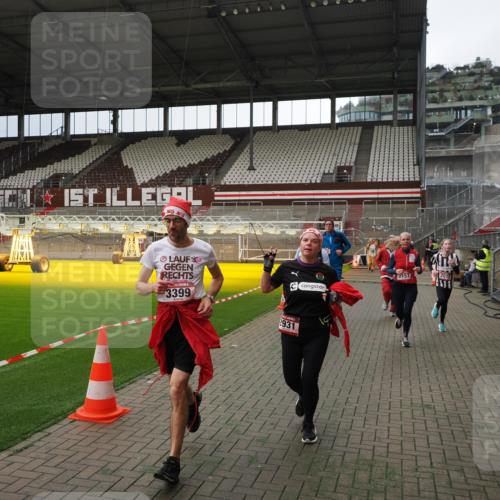 07.12.2025 - St. Pauli X-Mass-Run No. 15 Fabian Wolf http://msf.ph/oto/9396992 07.12.2025 10:42:25 Ziel 116, 563, 1272, 1438, 2013, 2157, 2261, 2722, 2931, 3042, 3399, 4045, 4046, 4441, 4622 meine-sportfotos.de