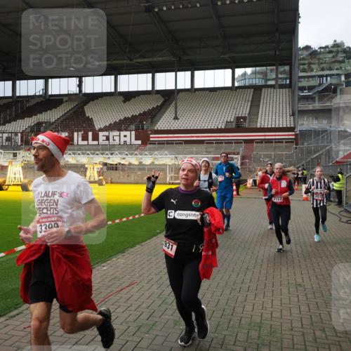 07.12.2025 - St. Pauli X-Mass-Run No. 15 Fabian Wolf http://msf.ph/oto/9396994 07.12.2025 10:42:26 Ziel 116, 563, 1272, 1358, 1438, 2012, 2013, 2157, 2261, 2722, 2931, 3042, 3399, 4441, 4622 meine-sportfotos.de