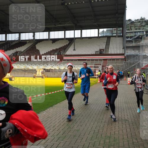 07.12.2025 - St. Pauli X-Mass-Run No. 15 Fabian Wolf http://msf.ph/oto/9396998 07.12.2025 10:42:26 Ziel 116, 563, 1272, 1358, 1438, 2012, 2013, 2157, 2261, 2722, 2931, 3042, 3399, 4441, 4622 meine-sportfotos.de