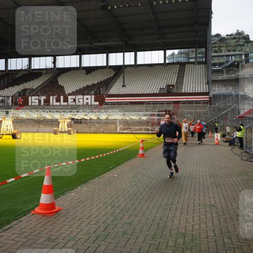 07.12.2025 - St. Pauli X-Mass-Run No. 15 Fabian Wolf http://msf.ph/oto/9397013 07.12.2025 10:42:31 Ziel 116, 519, 563, 1272, 1358, 1434, 1438, 2012, 2013, 2155, 2157, 2621, 2622, 2722, 2931, 3399, 4394 meine-sportfotos.de