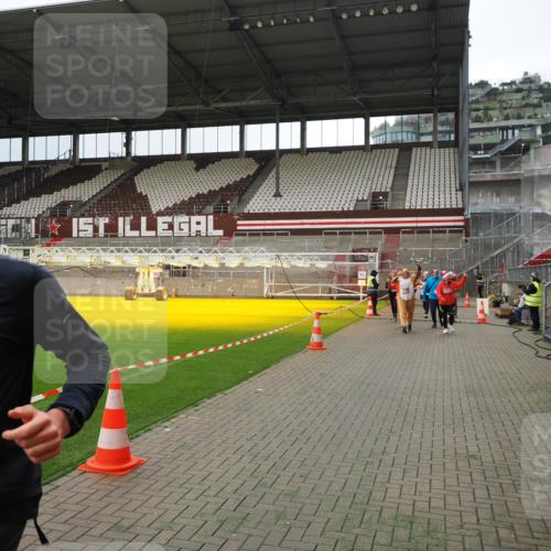 07.12.2025 - St. Pauli X-Mass-Run No. 15 Fabian Wolf http://msf.ph/oto/9397020 07.12.2025 10:42:32 Ziel 116, 519, 563, 625, 1272, 1358, 1434, 1438, 2012, 2013, 2155, 2157, 2621, 2622, 2722, 2931, 3399, 4394 meine-sportfotos.de