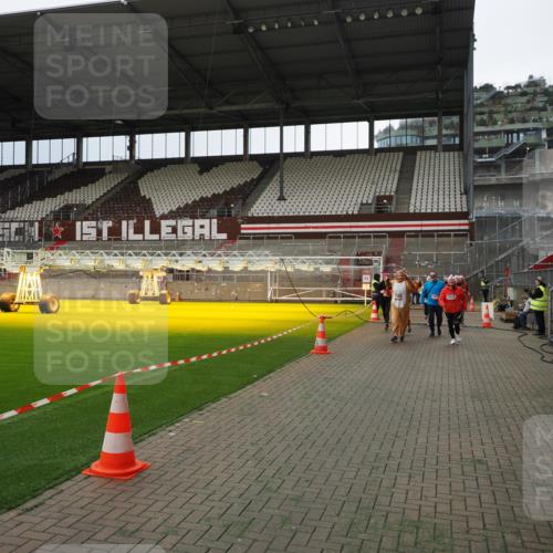 07.12.2025 - St. Pauli X-Mass-Run No. 15 Fabian Wolf http://msf.ph/oto/9397023 07.12.2025 10:42:33 Ziel 116, 519, 563, 625, 1272, 1358, 1434, 1438, 2012, 2013, 2155, 2157, 2621, 2622, 2722, 2931, 3399, 4394 meine-sportfotos.de