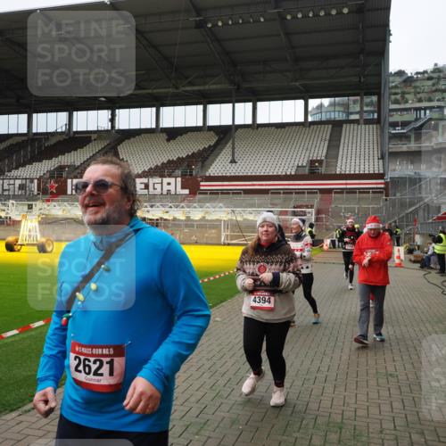 07.12.2025 - St. Pauli X-Mass-Run No. 15 Fabian Wolf http://msf.ph/oto/9397053 07.12.2025 10:42:40 Ziel 519, 563, 598, 625, 1272, 1358, 1434, 2012, 2013, 2061, 2155, 2621, 2622, 2722, 4394, 4594 meine-sportfotos.de