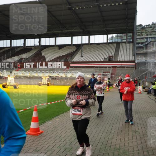 07.12.2025 - St. Pauli X-Mass-Run No. 15 Fabian Wolf http://msf.ph/oto/9397055 07.12.2025 10:42:41 Ziel 519, 598, 604, 625, 1358, 1434, 1758, 2012, 2061, 2155, 2621, 2622, 2722, 4394, 4594, 4857 meine-sportfotos.de