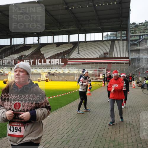 07.12.2025 - St. Pauli X-Mass-Run No. 15 Fabian Wolf http://msf.ph/oto/9397059 07.12.2025 10:42:42 Ziel 519, 598, 604, 625, 1358, 1434, 1758, 2012, 2061, 2155, 2621, 2622, 2722, 4394, 4594, 4857 meine-sportfotos.de