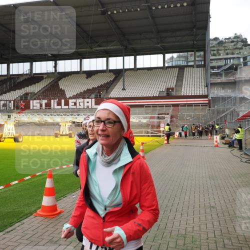 07.12.2025 - St. Pauli X-Mass-Run No. 15 Fabian Wolf http://msf.ph/oto/9397090 07.12.2025 10:42:50 Ziel 519, 598, 604, 625, 1758, 2061, 2155, 4394, 4594, 4857 meine-sportfotos.de