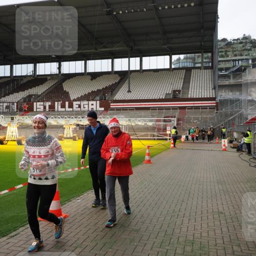 07.12.2025 - St. Pauli X-Mass-Run No. 15 Fabian Wolf http://msf.ph/oto/9397095 07.12.2025 10:42:51 Ziel 519, 598, 604, 625, 1758, 2061, 2155, 4594, 4857 meine-sportfotos.de