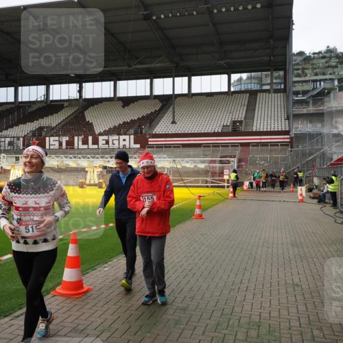 07.12.2025 - St. Pauli X-Mass-Run No. 15 Fabian Wolf http://msf.ph/oto/9397096 07.12.2025 10:42:51 Ziel 519, 598, 604, 625, 1758, 2061, 2155, 4594, 4857 meine-sportfotos.de