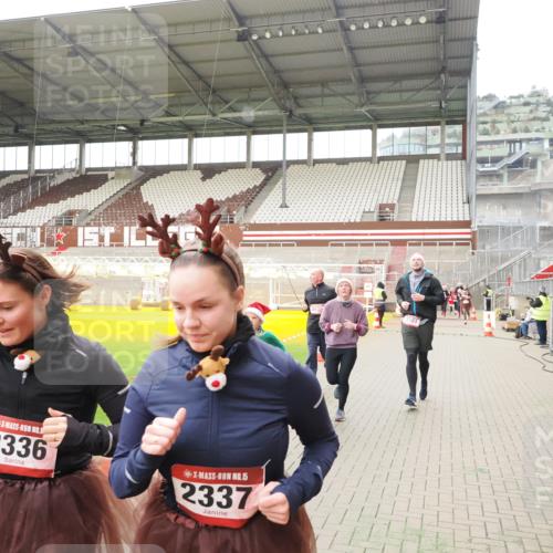 07.12.2025 - St. Pauli X-Mass-Run No. 15 Fabian Wolf http://msf.ph/oto/9397111 07.12.2025 10:43:02 Ziel 296, 1301, 2336, 2337, 2802, 2901, 3381, 4161, 4621 meine-sportfotos.de