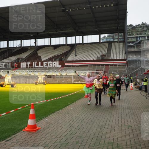 07.12.2025 - St. Pauli X-Mass-Run No. 15 Fabian Wolf http://msf.ph/oto/9397169 07.12.2025 10:43:31 Ziel 74, 559, 1053, 1616, 2459, 2487, 2647, 3022, 3038, 3226, 3237, 4104 meine-sportfotos.de