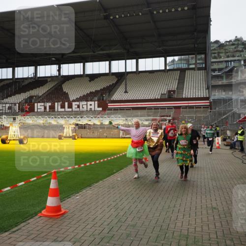 07.12.2025 - St. Pauli X-Mass-Run No. 15 Fabian Wolf http://msf.ph/oto/9397171 07.12.2025 10:43:31 Ziel 74, 559, 1053, 1616, 2459, 2487, 2647, 3022, 3038, 3226, 3237, 4104 meine-sportfotos.de