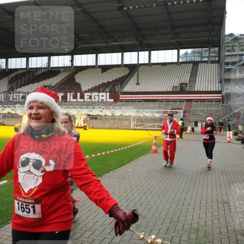 07.12.2025 - St. Pauli X-Mass-Run No. 15 Fabian Wolf http://msf.ph/oto/9397303 07.12.2025 10:44:14 Ziel 32, 179, 1651, 1947, 1948, 3012 meine-sportfotos.de