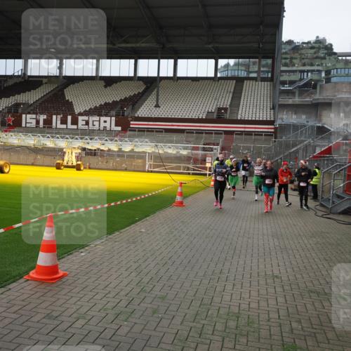 07.12.2025 - St. Pauli X-Mass-Run No. 15 Fabian Wolf http://msf.ph/oto/9397320 07.12.2025 10:44:22 Ziel 220, 571, 1051, 1059, 1060, 1089, 1421, 1947, 1948, 2357, 2359, 3012 meine-sportfotos.de