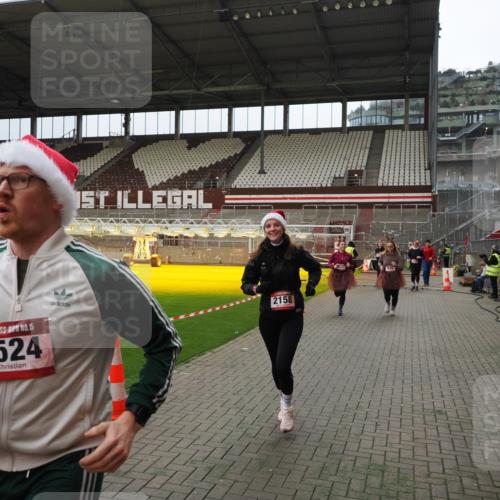07.12.2025 - St. Pauli X-Mass-Run No. 15 Fabian Wolf http://msf.ph/oto/9397432 07.12.2025 10:45:11 Ziel 631, 636, 791, 793, 1245, 1415, 1419, 1546, 2086, 2158, 2524, 2525, 3350 meine-sportfotos.de