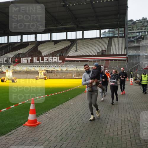 07.12.2025 - St. Pauli X-Mass-Run No. 15 Fabian Wolf http://msf.ph/oto/9397875 07.12.2025 10:47:41 Ziel 78, 1182, 1555, 1847, 1848, 1863, 2490, 2566, 2690, 3101, 3102, 3104, 3105, 4072, 4615, 4618, 4853, 4868, 4869 meine-sportfotos.de