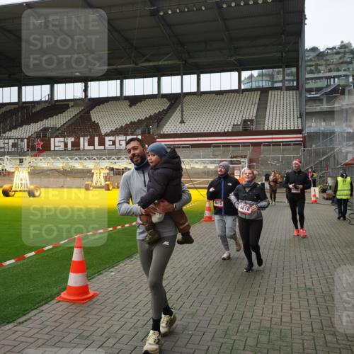 07.12.2025 - St. Pauli X-Mass-Run No. 15 Fabian Wolf http://msf.ph/oto/9397879 07.12.2025 10:47:42 Ziel 78, 1182, 1555, 2490, 2566, 2690, 3101, 3102, 3104, 3105, 4072, 4615, 4618, 4853, 4868, 4869 meine-sportfotos.de