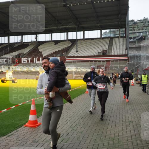 07.12.2025 - St. Pauli X-Mass-Run No. 15 Fabian Wolf http://msf.ph/oto/9397880 07.12.2025 10:47:42 Ziel 78, 1182, 1555, 2490, 2566, 2690, 3101, 3102, 3104, 3105, 4072, 4615, 4618, 4853, 4868, 4869 meine-sportfotos.de