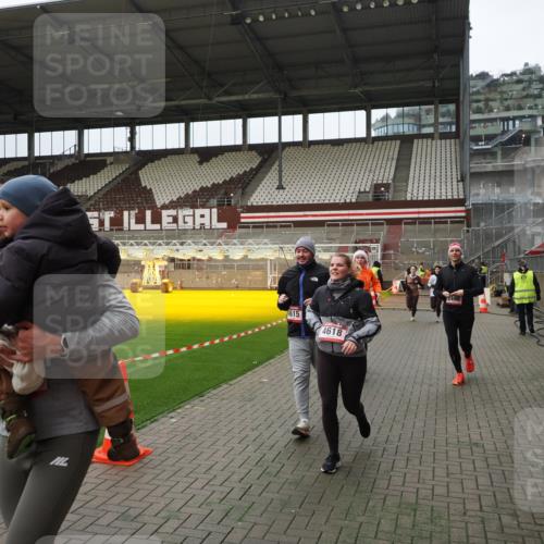 07.12.2025 - St. Pauli X-Mass-Run No. 15 Fabian Wolf http://msf.ph/oto/9397882 07.12.2025 10:47:42 Ziel 78, 1182, 1555, 2490, 2566, 2690, 3101, 3102, 3104, 3105, 4072, 4615, 4618, 4853, 4868, 4869 meine-sportfotos.de