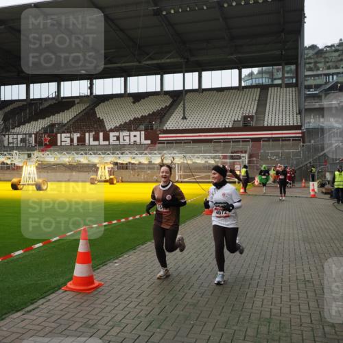 07.12.2025 - St. Pauli X-Mass-Run No. 15 Fabian Wolf http://msf.ph/oto/9397899 07.12.2025 10:47:46 Ziel 78, 282, 1555, 2490, 2566, 2690, 4072, 4615, 4618, 4863 meine-sportfotos.de