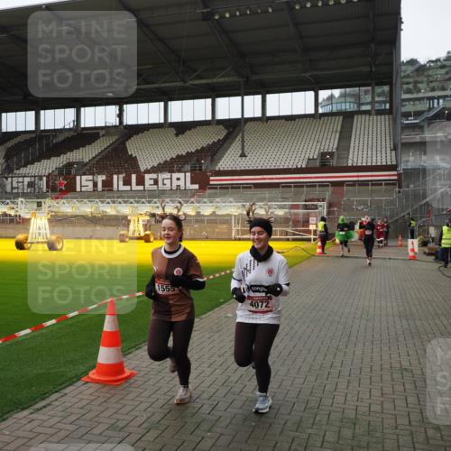 07.12.2025 - St. Pauli X-Mass-Run No. 15 Fabian Wolf http://msf.ph/oto/9397901 07.12.2025 10:47:46 Ziel 78, 282, 1555, 2490, 2566, 2690, 4072, 4615, 4618, 4863 meine-sportfotos.de