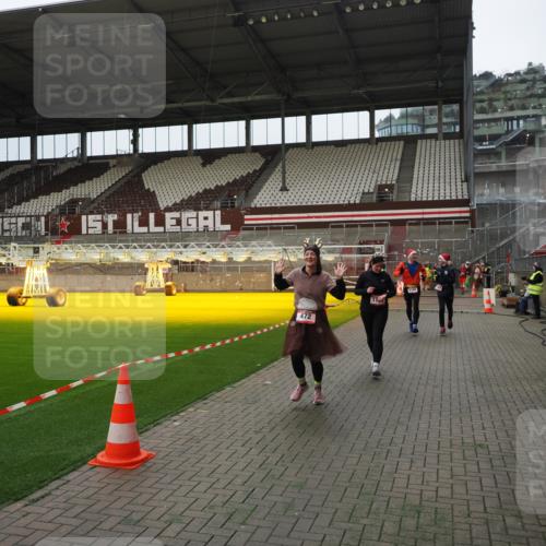 07.12.2025 - St. Pauli X-Mass-Run No. 15 Fabian Wolf http://msf.ph/oto/9397931 07.12.2025 10:48:01 Ziel 282, 472, 513, 553, 2146, 2147, 2608, 2611, 4863 meine-sportfotos.de