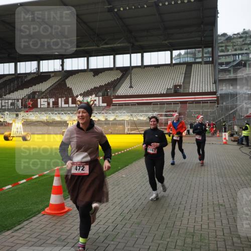07.12.2025 - St. Pauli X-Mass-Run No. 15 Fabian Wolf http://msf.ph/oto/9397937 07.12.2025 10:48:03 Ziel 282, 472, 513, 553, 1195, 2146, 2147, 2608, 2611, 4863 meine-sportfotos.de