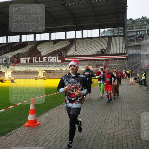 07.12.2025 - St. Pauli X-Mass-Run No. 15 Fabian Wolf http://msf.ph/oto/9397968 07.12.2025 10:48:12 Ziel 472, 876, 1195, 2028, 2146, 2147, 2339, 2501, 3018, 3598, 4229 meine-sportfotos.de