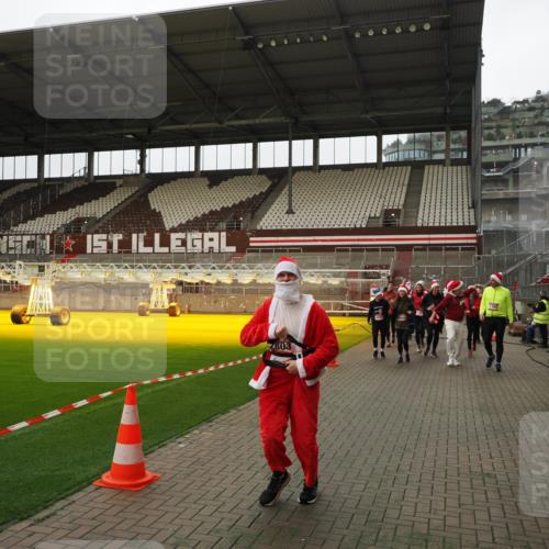 07.12.2025 - St. Pauli X-Mass-Run No. 15 Fabian Wolf http://msf.ph/oto/9397995 07.12.2025 10:48:24 Ziel 577, 876, 1265, 1267, 2028, 2232, 2233, 2235, 2239, 2241, 2339, 2501, 2796, 2797, 2803, 3018, 3598, 4229, 4447, 4598 meine-sportfotos.de