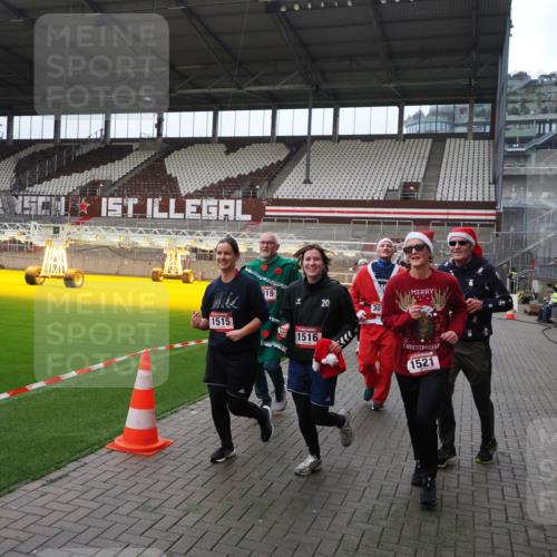07.12.2025 - St. Pauli X-Mass-Run No. 15 Fabian Wolf http://msf.ph/oto/9398042 07.12.2025 10:48:40 Ziel 233, 290, 577, 633, 935, 1009, 1087, 1188, 1189, 1515, 1516, 1517, 1521, 1895, 2232, 2233, 2239, 2241, 2268, 2269, 3017, 3019, 3346, 4598 meine-sportfotos.de