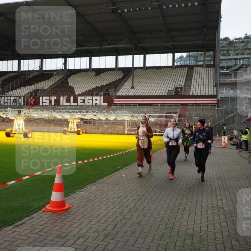07.12.2025 - St. Pauli X-Mass-Run No. 15 Fabian Wolf http://msf.ph/oto/9398128 07.12.2025 10:49:11 Ziel 191, 194, 471, 1019, 1155, 1164, 1166, 1370, 1372, 2921, 2933, 3366, 3369 meine-sportfotos.de